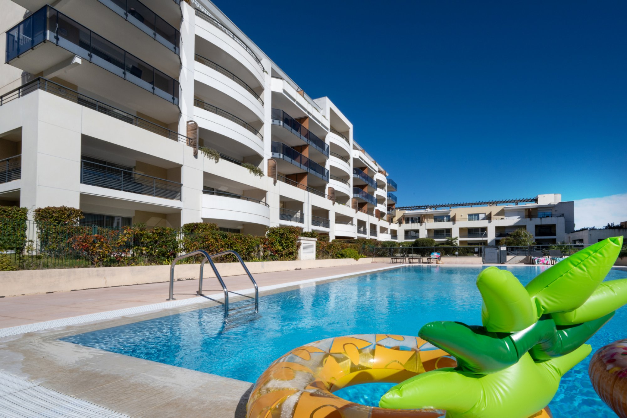 Nemea Appart'Hotel Le Lido Cagnes sur Mer piscine extérieure